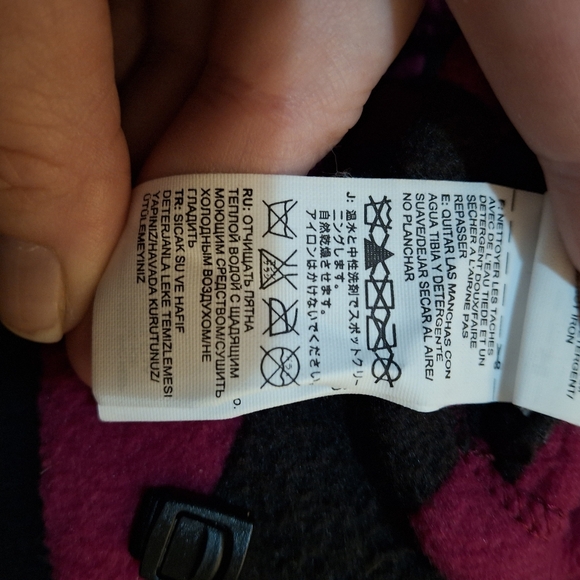 The North Face Women's Denali Etip Gloves. - Picture 10 of 15